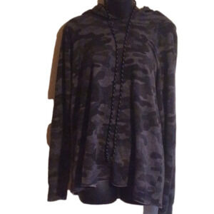 SUNDRY Size 1 Camo Hoodie. Super Soft. Shades Of Black And Grey.